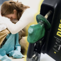 Como Remover Nódoas e Odor de Combustível da Roupa: O Protocolo Correto